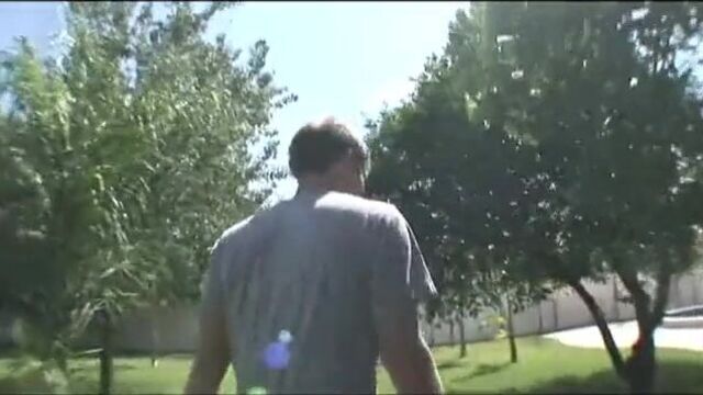 Молодой пикапер снимает блондинку на улице и имеет на квартире