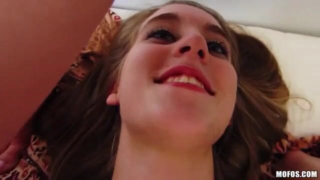 Пьяные студенты устроили жаркий групповой секс на хате