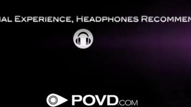 Сделала минет перед зеркалом и отдалась в письку