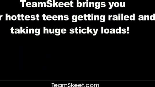 Студентка успешно проходит местный кастинг и глотает сперму