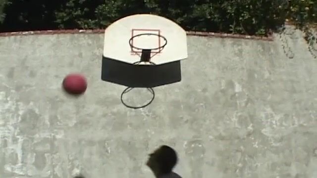 После классно отсоса молодуха с серьгой на клиторе отдалась в письку