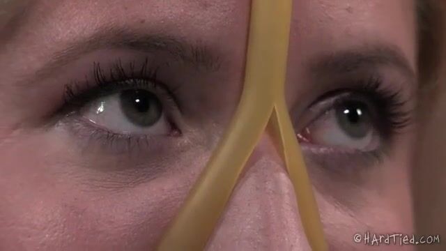 Рабыня в трусиках и платье потекла во время унижений