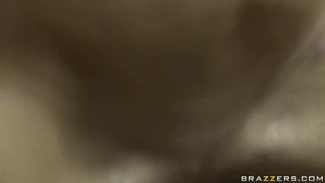 Порочная коллега по работе всегда рада дать в пизденку