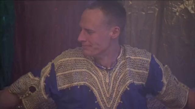 Групповой секс с молодыми проститутками понравился состоятельному парню