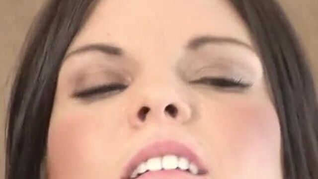 Ебать в задний проход молодую жену приятеля было классно