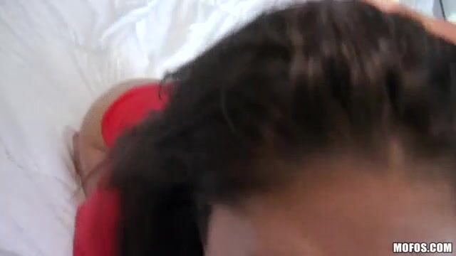 Охотно вставил в неразработанную попку милой коллеге по работе