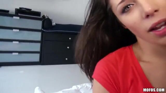 Охотно вставил в неразработанную попку милой коллеге по работе