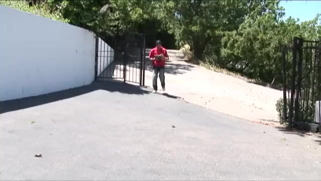 Белая мамочка отдалась молоденькому негру