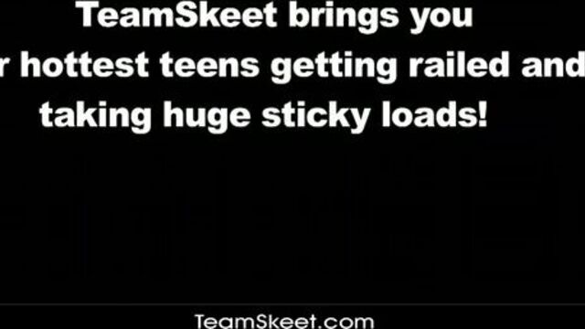 Спортивная худышка впервые трахается с тренером