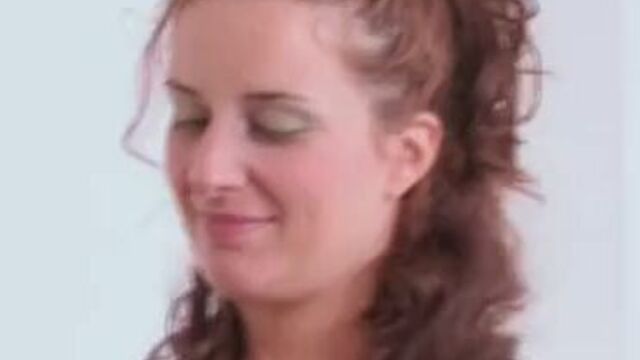 Массажистка с лохматой писькой легла под возбужденного клиента