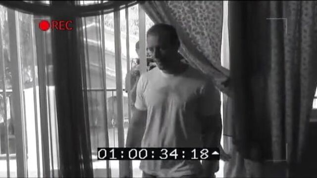 Голые свингеры сексуально отрываются в спальне